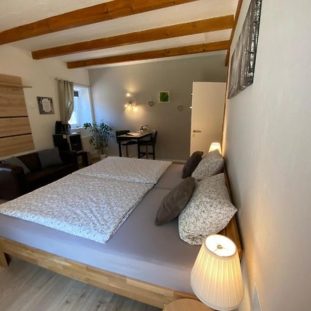 Grosses Doppelzimmer Mit Eigenem Bad Und Kuehlschrank, Frisch Saniert Фридрихског Экстерьер фото
